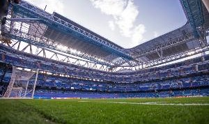 西媒：巴尔德贝巴斯基地和伯纳乌的草坪状况引发皇马球员担忧