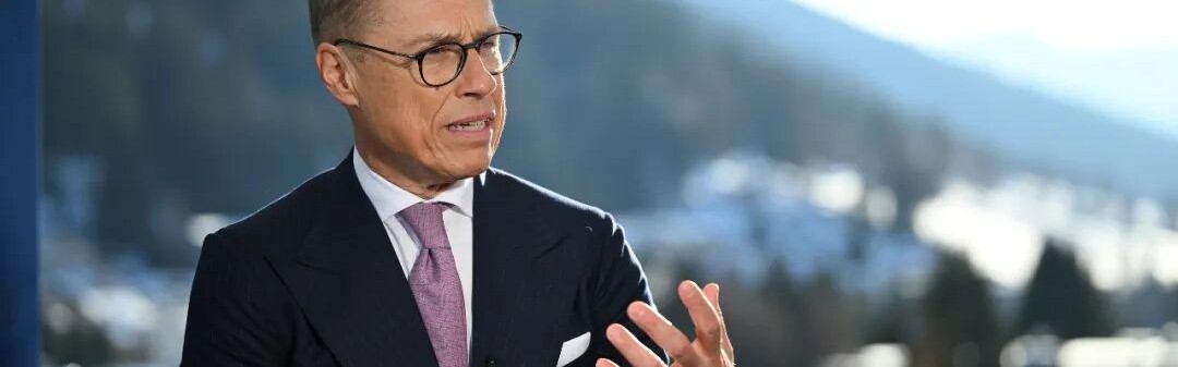 华体会官网-芬兰总统“出招”：邀特朗普蒸桑拿，帮助解决格陵兰岛的复杂局势；他曾将特朗普与泽连斯基的争吵比作婚姻中的争执，呼吁双方回到谈判桌前