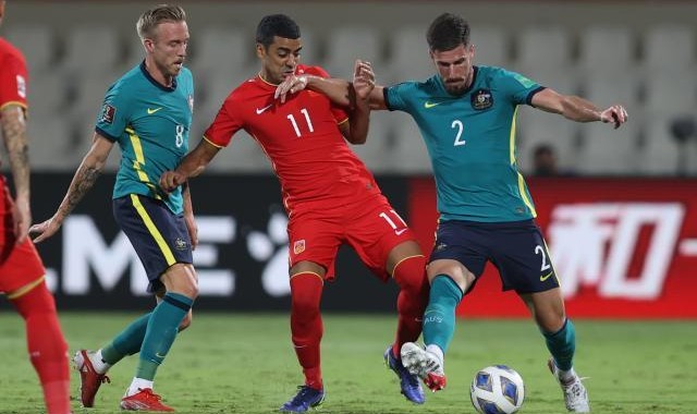 华体会hth登录-李铁终于试出最理想阵容？国足面貌一新挺到最后