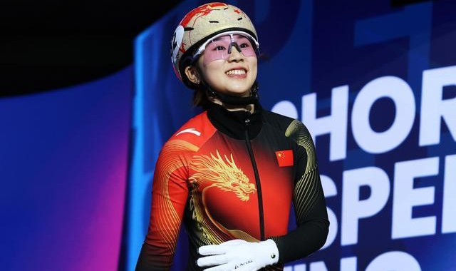 华体会官网-距领奖台一步之遥，短道小将杨婧茹还想滑得更快
