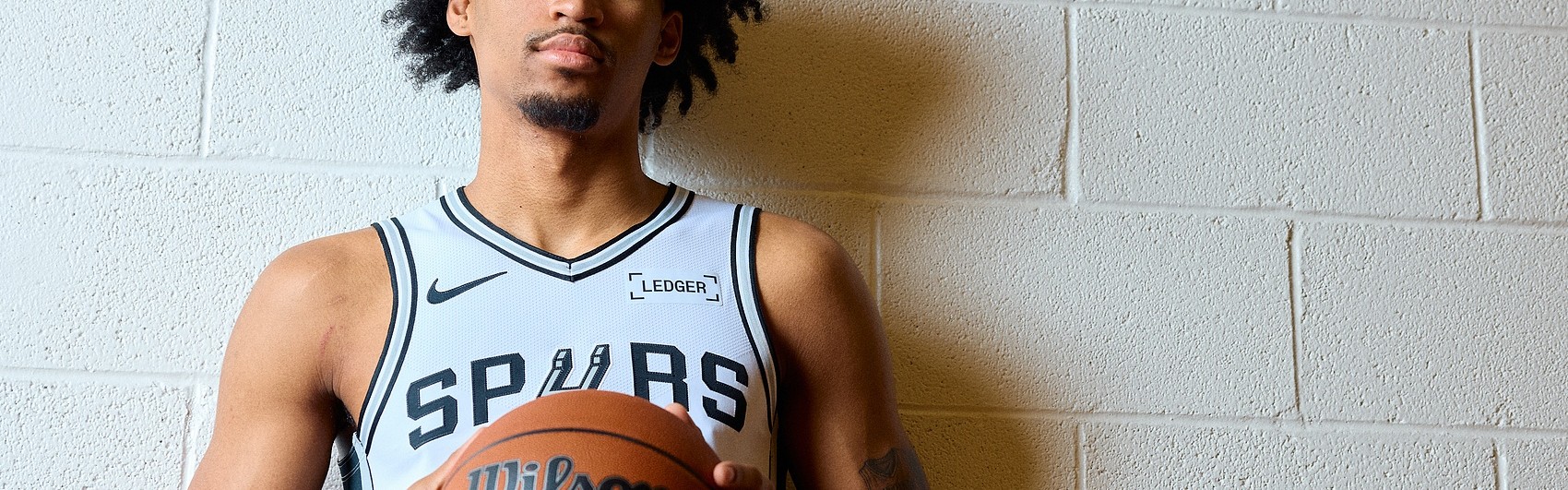 华体会官网-迪伦-哈珀拇指韧带撕裂，专家称术后康复周期平均需54.3天