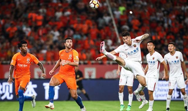 华体会体育-石柯昨抵济南面谈鲁能高层 郝伟要定前国脚登“山”