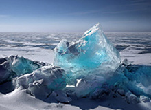 乐在其中！戈登化身训练营教练耐心指导小球员 送大帽&amp;amp;一起做游戏